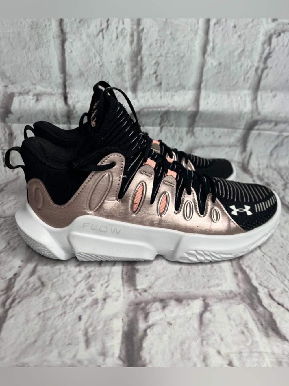 Women’s UA Flow Breakthru 4 Basketball Shoes-Black/Rose Gold-Size 8.5